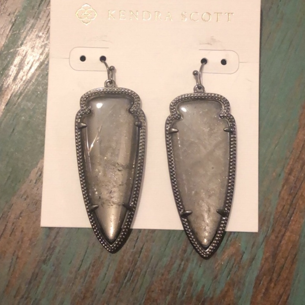 Kendra Scott Arrowhead Earrings
